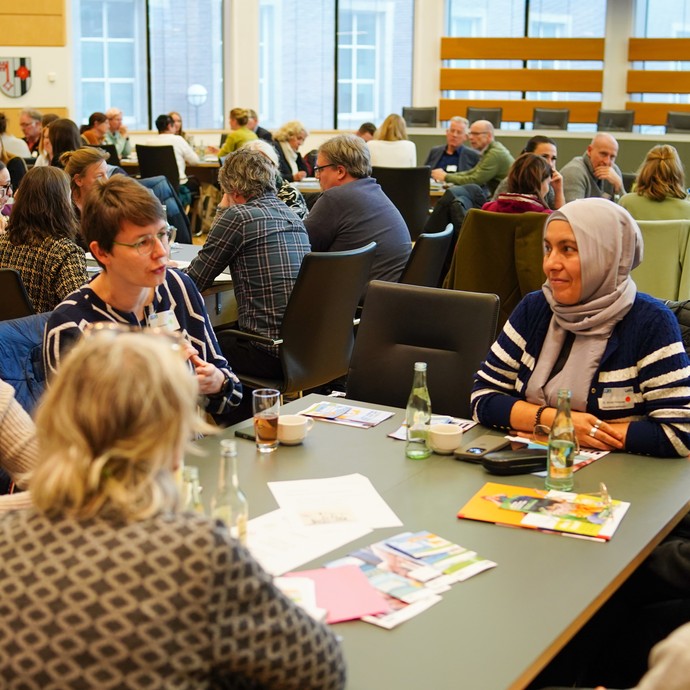 Tagungsbilder im Landeshaus (vergrößerte Bildansicht wird geöffnet)
